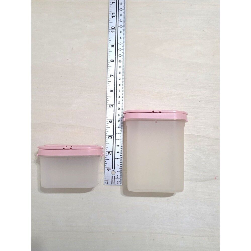 Lot Of 8 Tupperware #1843 #1846 Modular Mates Spice Shakers Pink Magnet Snap Lid - Picture 4 of 6